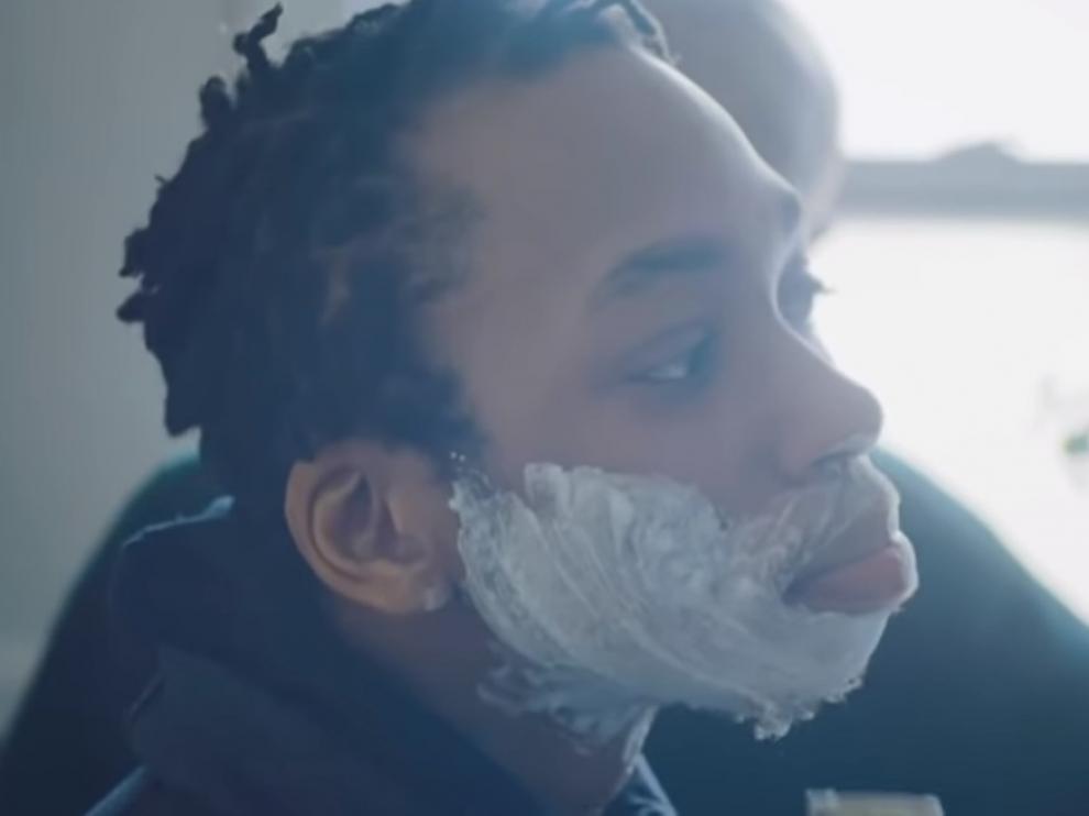 Samson, el protagonista del anuncio de Gillette, en su primer afeitado.