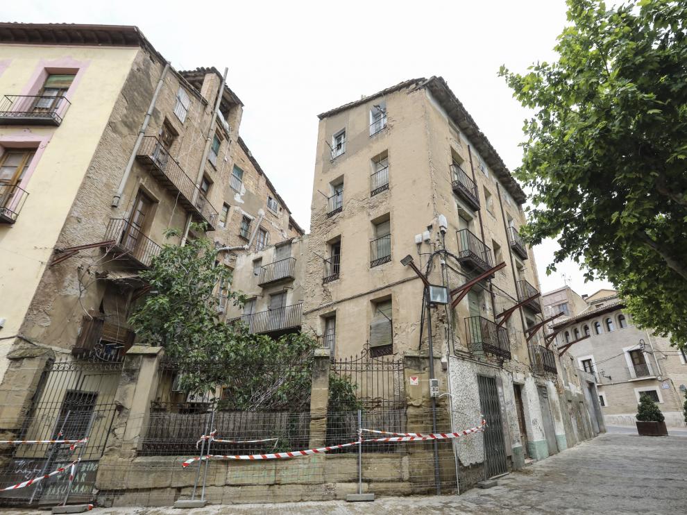 El edificio que va a demolerse, a la derecha de la imagen, se construyó hace más de 100 años.
