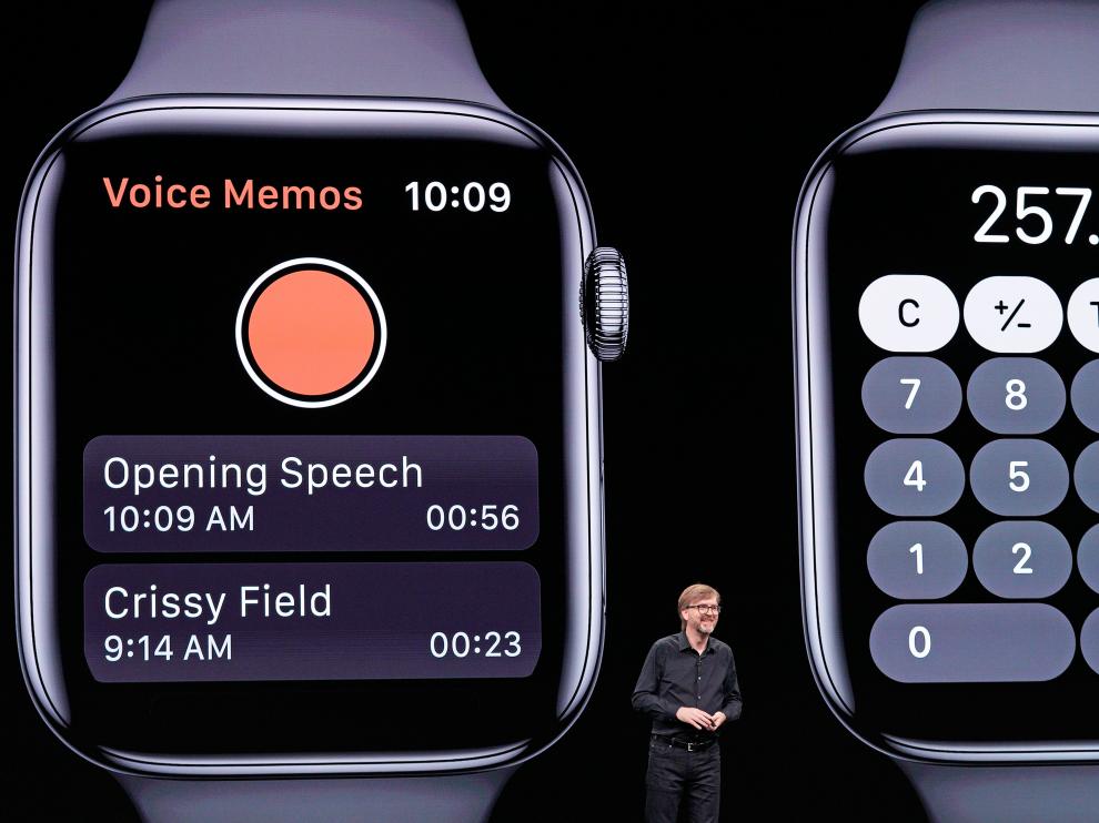 En la imagen se puede ver una calculadora y una aplicación para notas de voz para el Apple Watch
