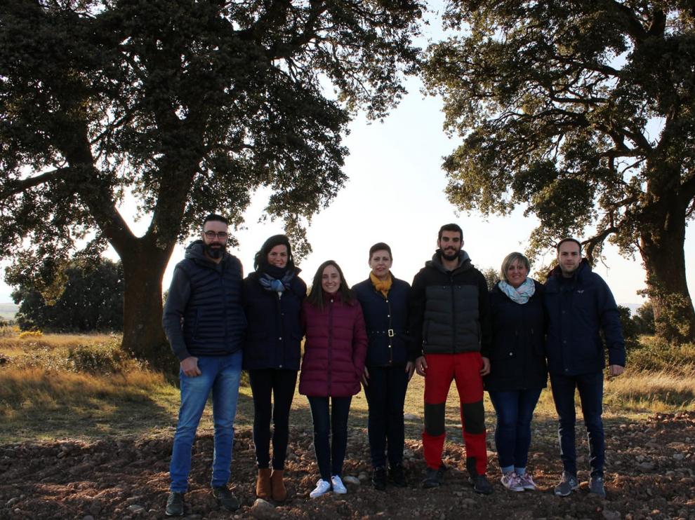 Foto de grupo de la candidatura Ambel es + durante la campaña electoral.