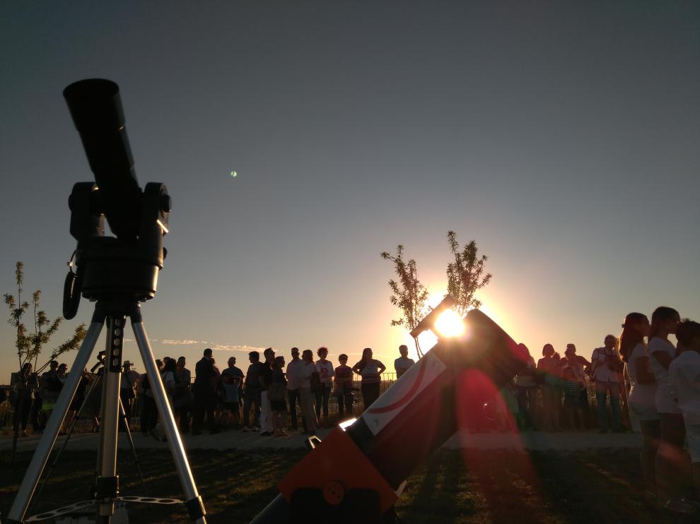 Observación astronómica con la Agrupación Astronómica Huesca.