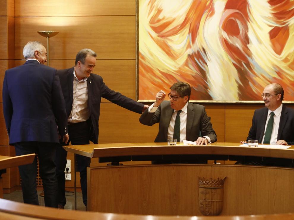 PSOE y PAR cierran un pacto para conformar el Gobierno de Aragón