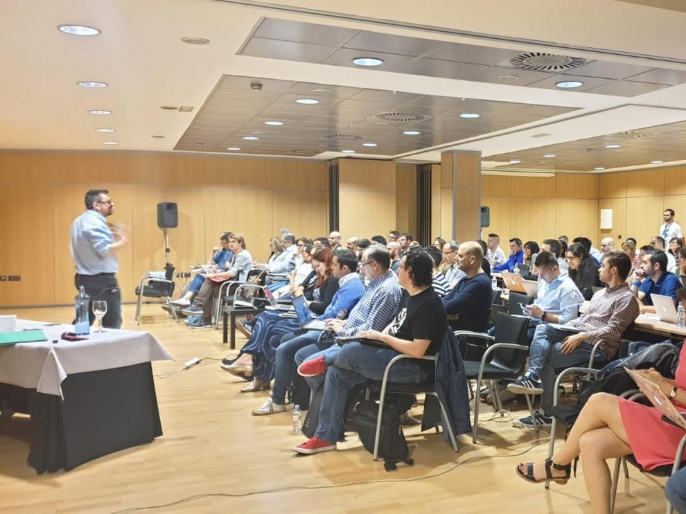 Asistentes a uno de los talleres previos a la inauguración del Congreso que tendrá lugar esta tarde en el edificio del World Trade Center de Zaragoza
