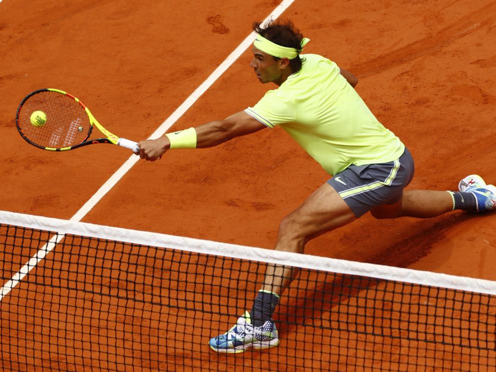 Nadal, en acción contra Federer.