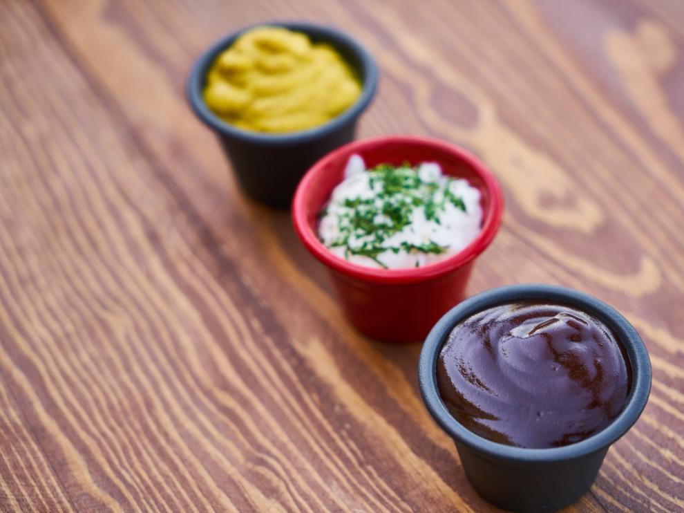 Aunque las salsas arreglan cualquier plato, no son el condimento más saludable.