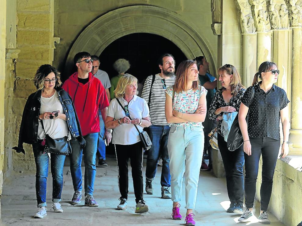 La visita guiada ‘Huesca de cine’ en los claustros de la iglesia de San Pedro el Viejo