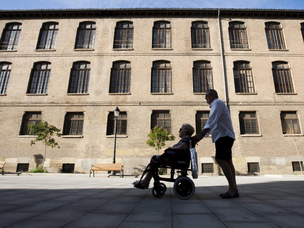 Unos 30.200 aragoneses reciben una prestación por dependencia, según la estadística del Imserso de finales de abril.