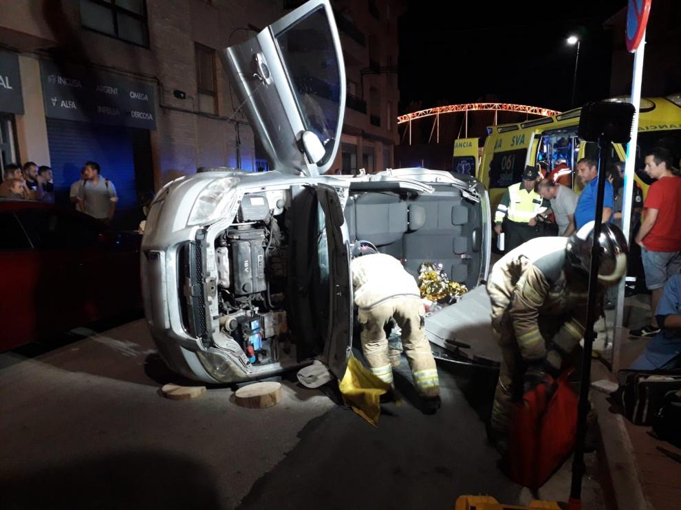 Herida una conductora en Illueca que quedó atrapada tras volcar su vehículo