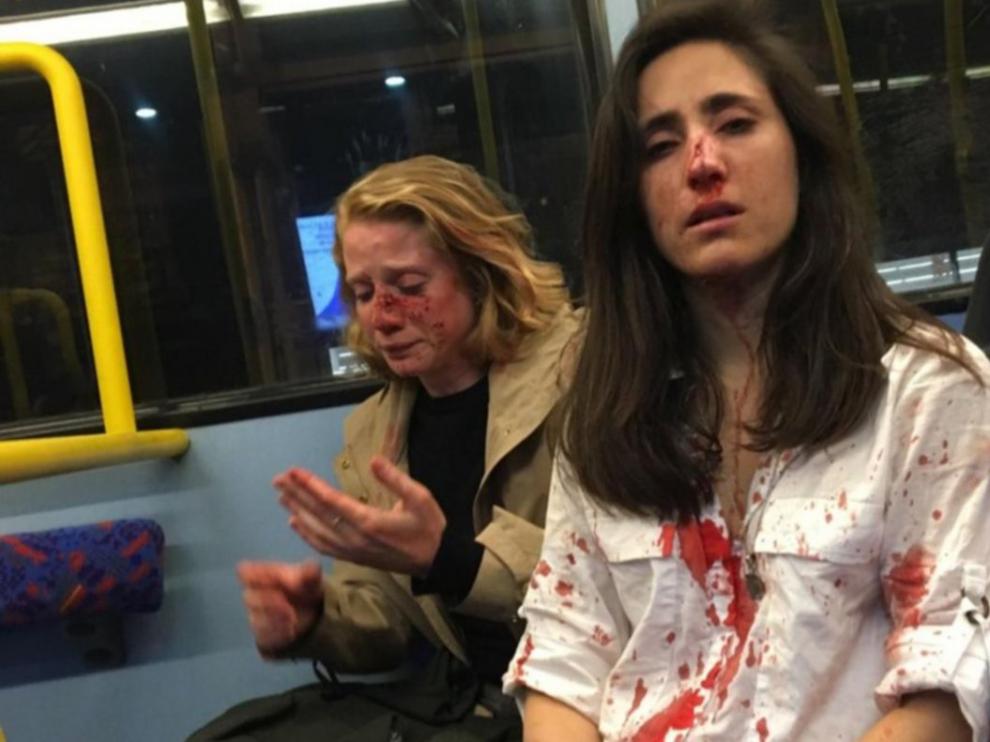 Imagen de las jóvenes agredidas en el metro de Londres.