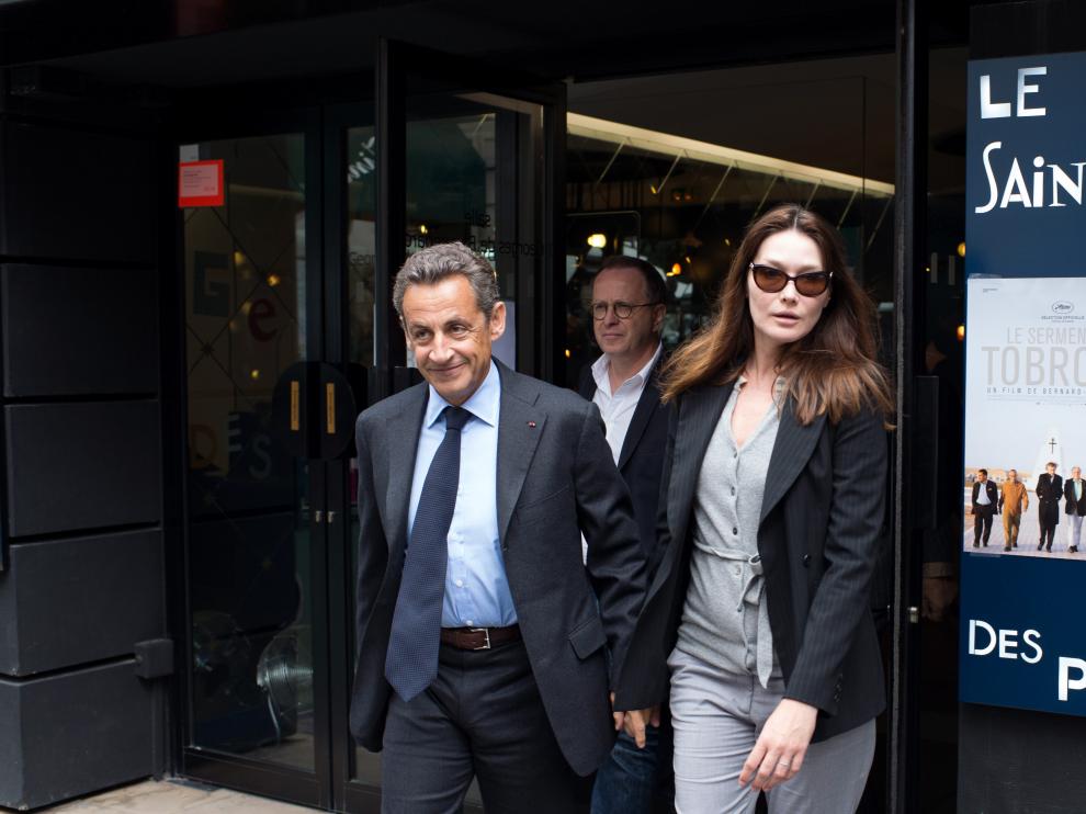 Nicolas Sarkozy y Carla Bruni, cuya relación se hizo pública justo con la llegada del primero a la presidencia de Francia, en 2007.