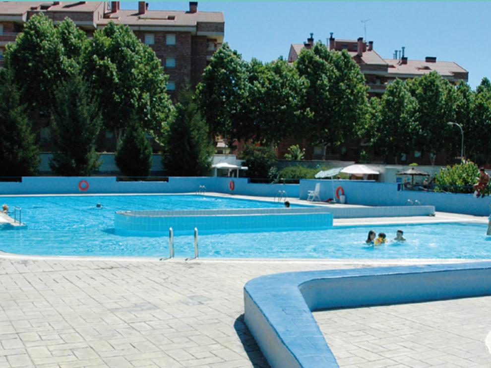 Las piscinas de Jaca se sitúan en el complejo deportivo Armando Abadía.