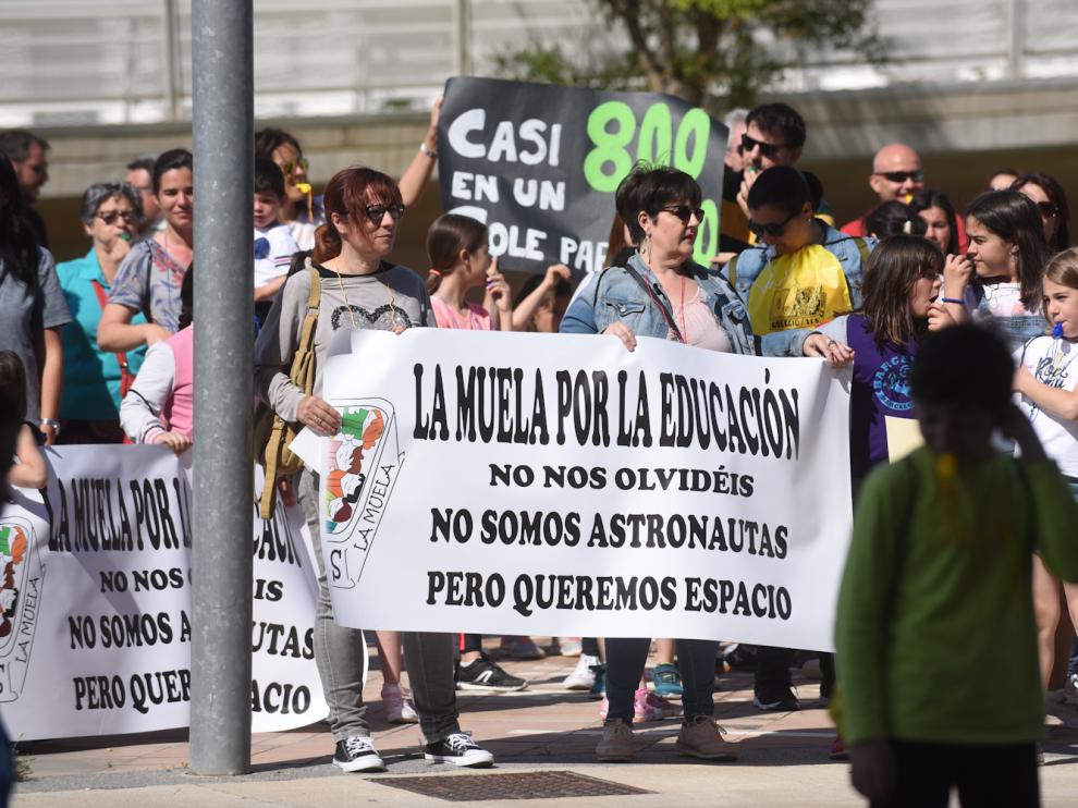 Alrededor de 250 personas se han desplazado este jueves por la mañana a Zaragoza, aprovechando que hoy es un día festivo en la localidad de Valdejalón.
