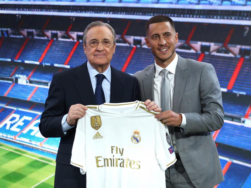 Florentino Pérez junto a Hazard en el Bernabéu.