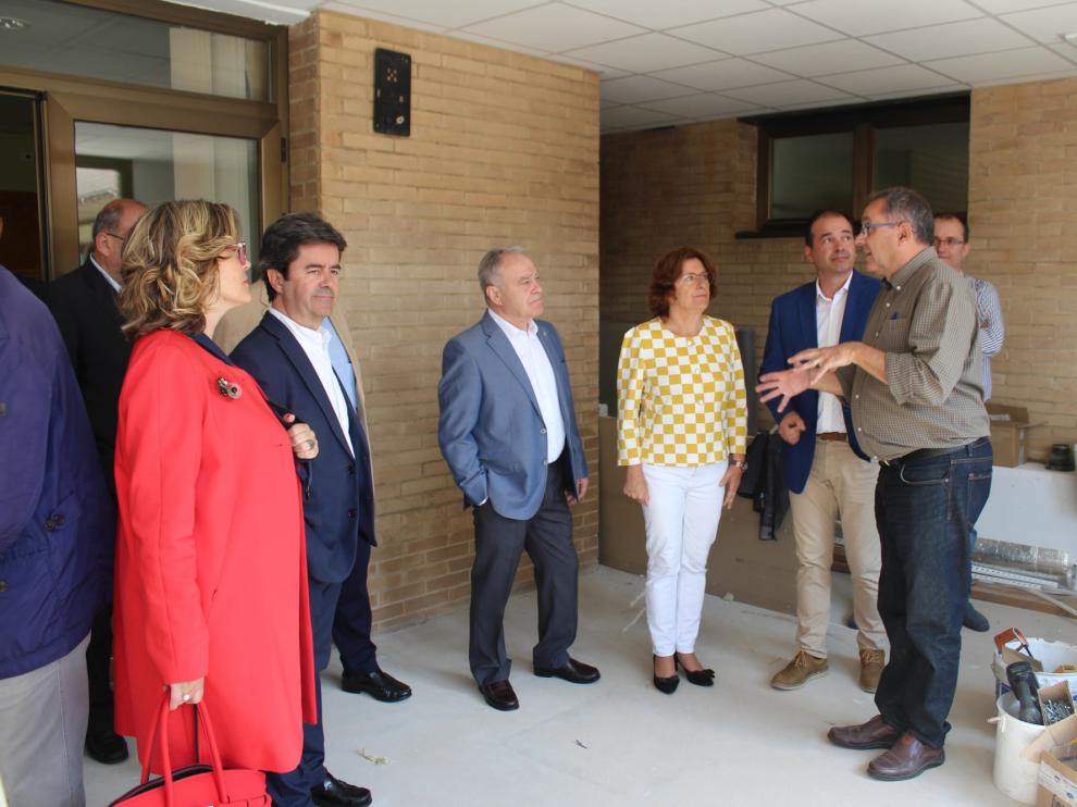 Los responsables de las instituciones colaboradoras han visitado hoy las nuevas mejoras en el centro de Aspace.
