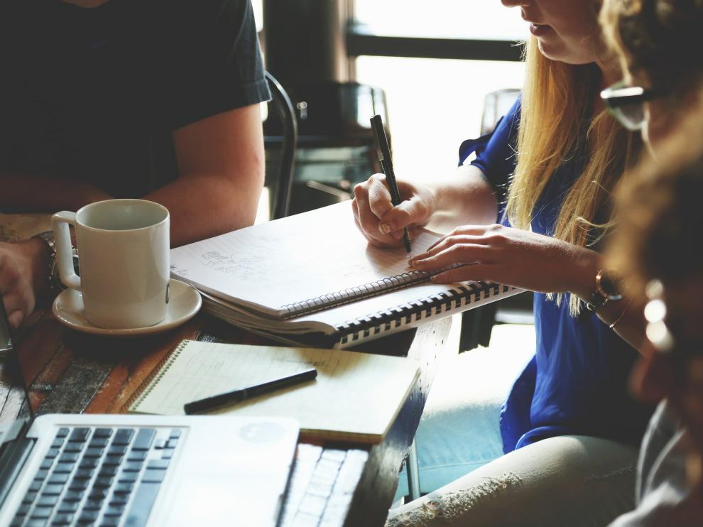 La formación cobra cada vez más importancia para conseguir empleo en Aragón.