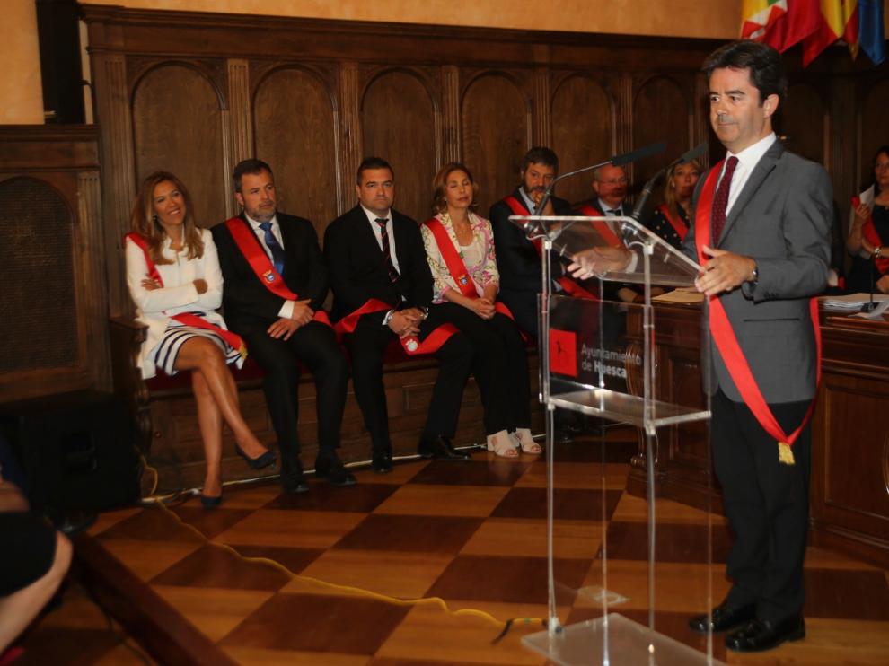 Luis Felipe es investido alcalde de Huesca por sorpresa.