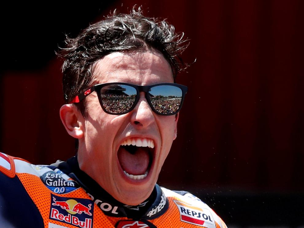 Márquez tras ganar en el circuito catalán.