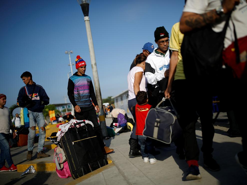 Venezolanos en las fronteras de Perú y Ecuador.