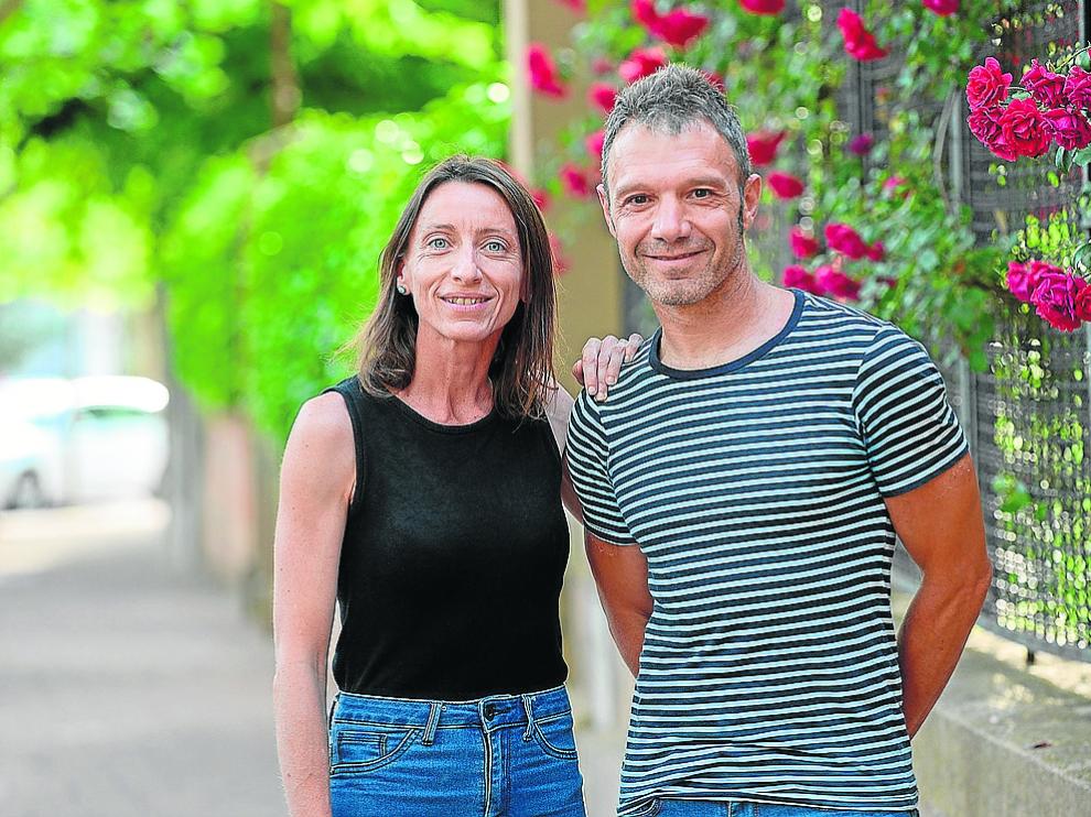 Pilar Catalán y Javier Magallón, autores del libro ‘Lítica’, en la capital turolense.