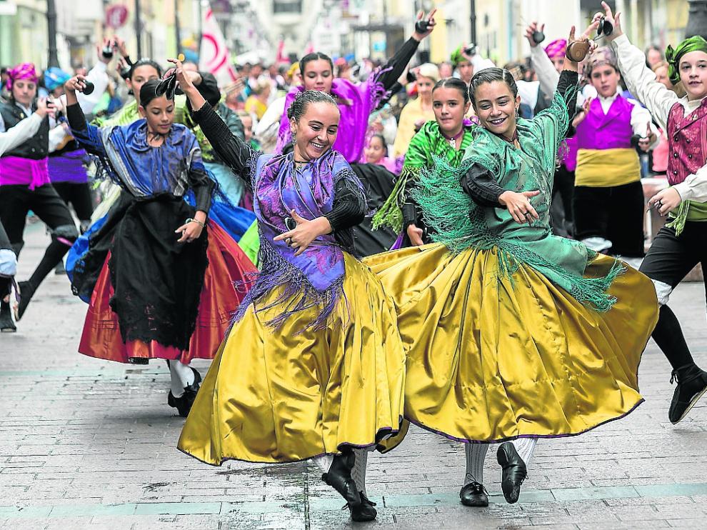 Integrantes del grupo Raíces de Aragón, en una de las pasadas ediciones del Eifolk.