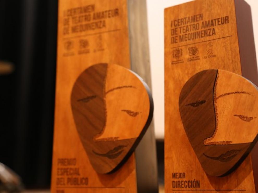 Se concederán cuatro premios en metálico y trofeos.