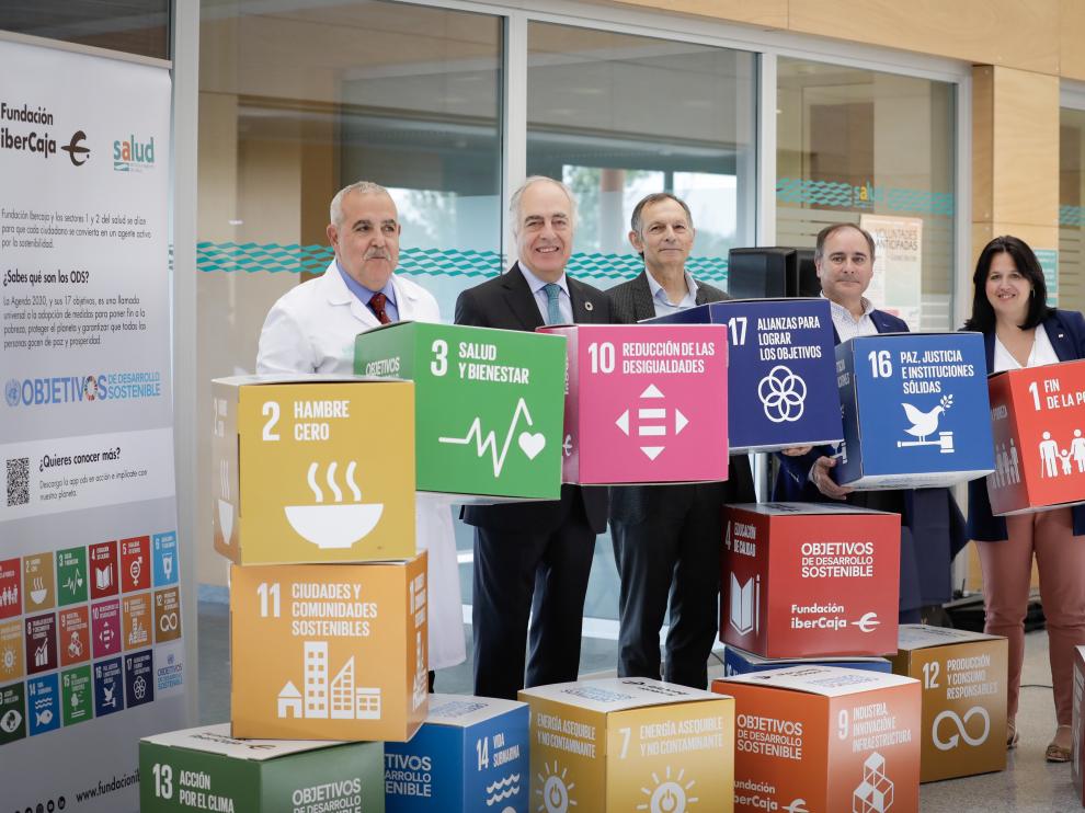 Inauguración de la exposición sobre objetivos de desarrollo sostenible de la ONU en el Hospital Miguel Servet.