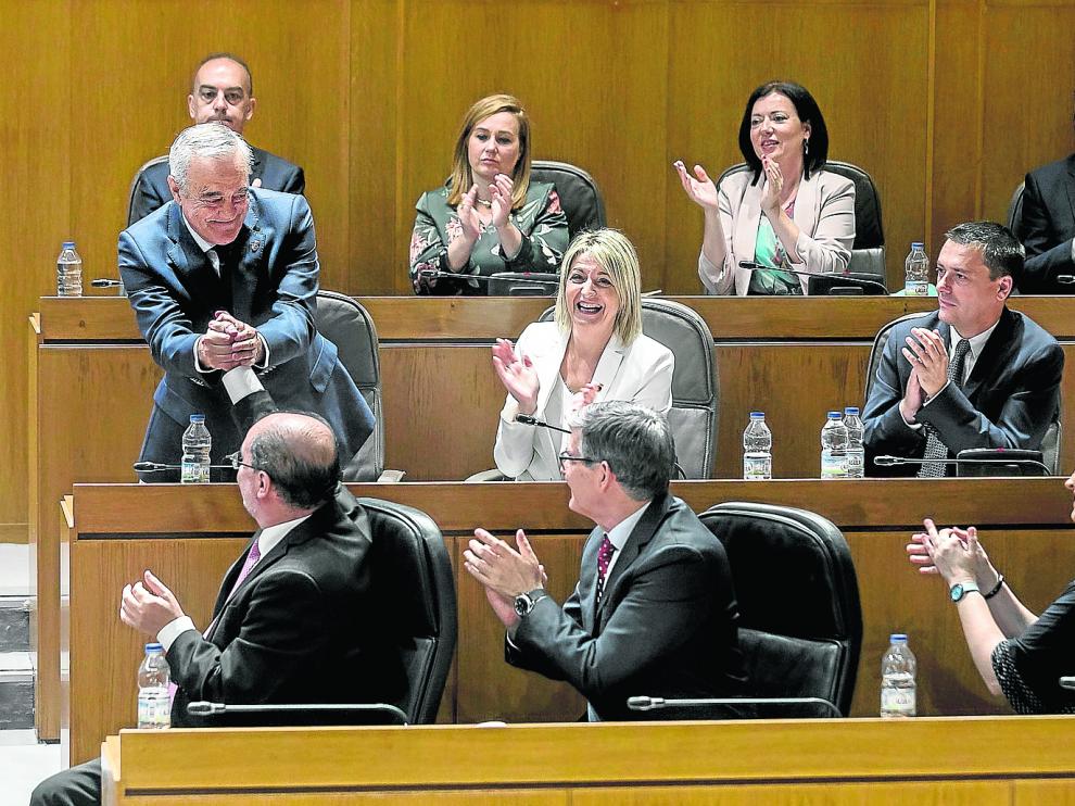Suman sus votos para elegir por mayoría absoluta a Javier Sada como presidente de la Cámara