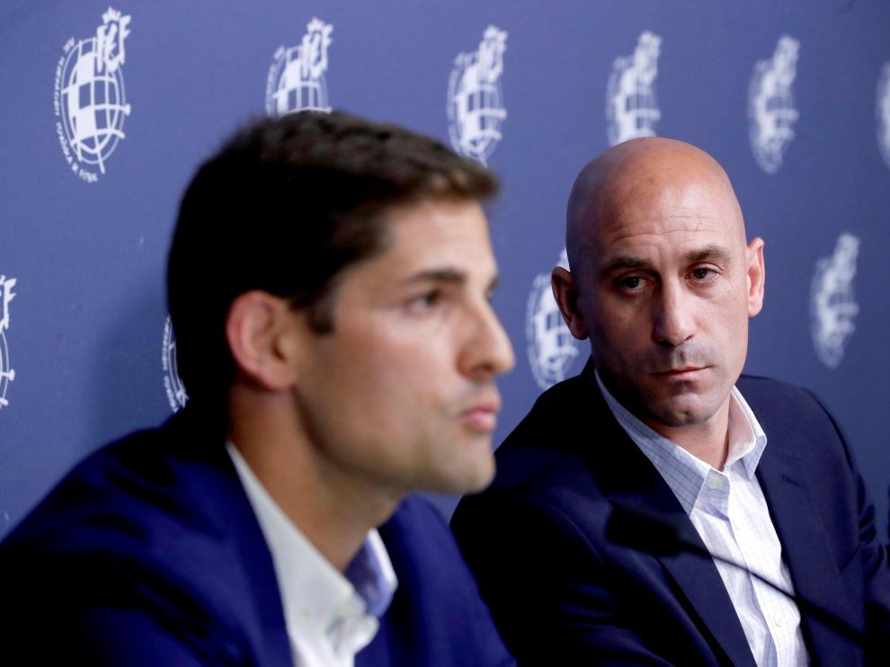 Robert Moreno, nuevo entrenador de la selección española, junto a Luis Rubiales.
