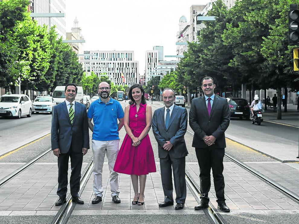 De izquierda a derecha: Carmelo Jiménez, Miguel Ángel García, Carmen Campos, Ramón Tejedor y Sergio Gómez.