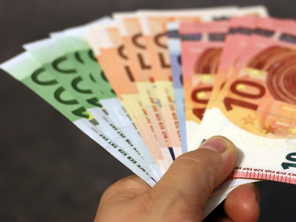 El sueldo medio anual de los aragoneses se situó en 2017 en 23.039,94 3,6 euros.
