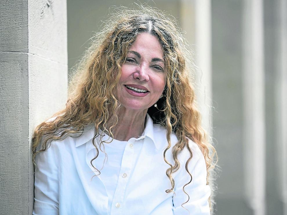 La escritora Ángela Becerra publica la novela ‘Algún día, hoy’.