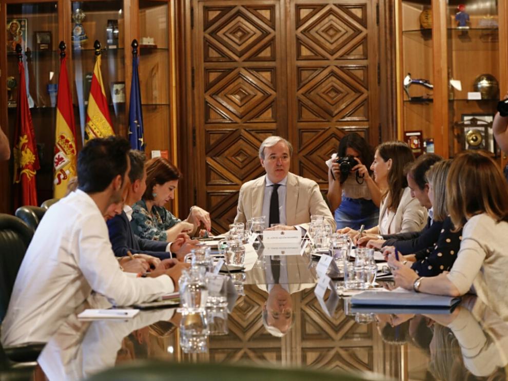 El gobierno PP-Cs del Ayuntamiento de Zaragoza ha celebrado este miércoles su primera reunió.