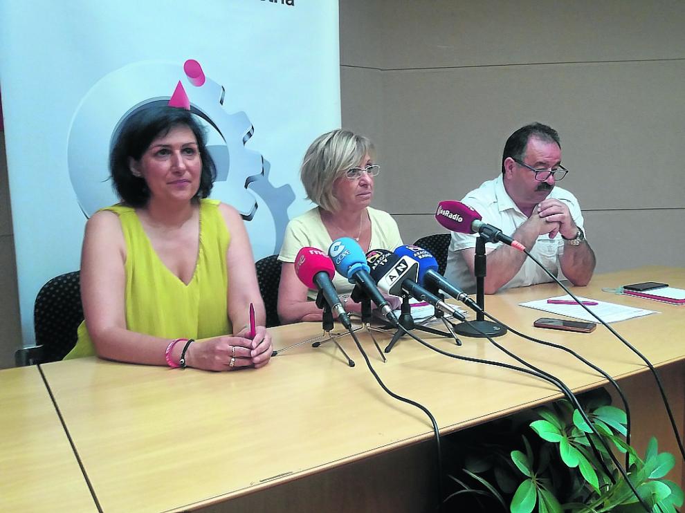 Los dirigentes de CC. OO. Pilar Buj, Ana Sánchez y José Fuentes, en la jornada sobre despoblación.