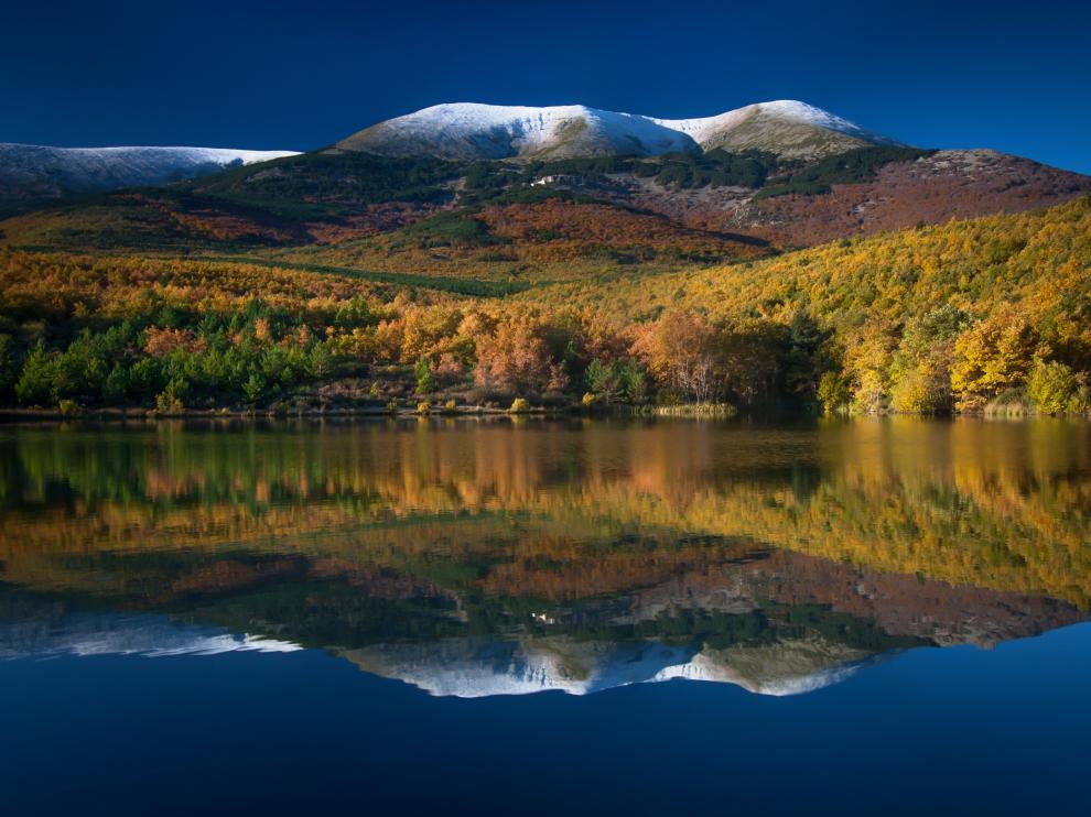 El Moncayo desde el embalse de Pedrogal.