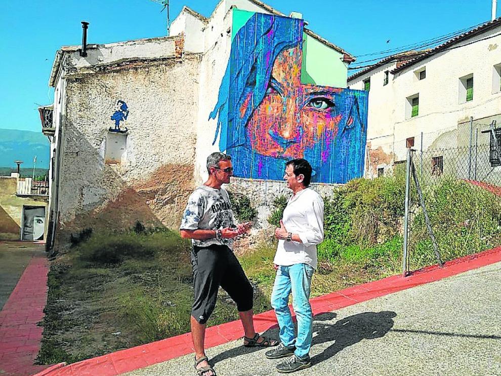 Carlos Callizo (a la izquierda), con el concejal Vicente Ortega.