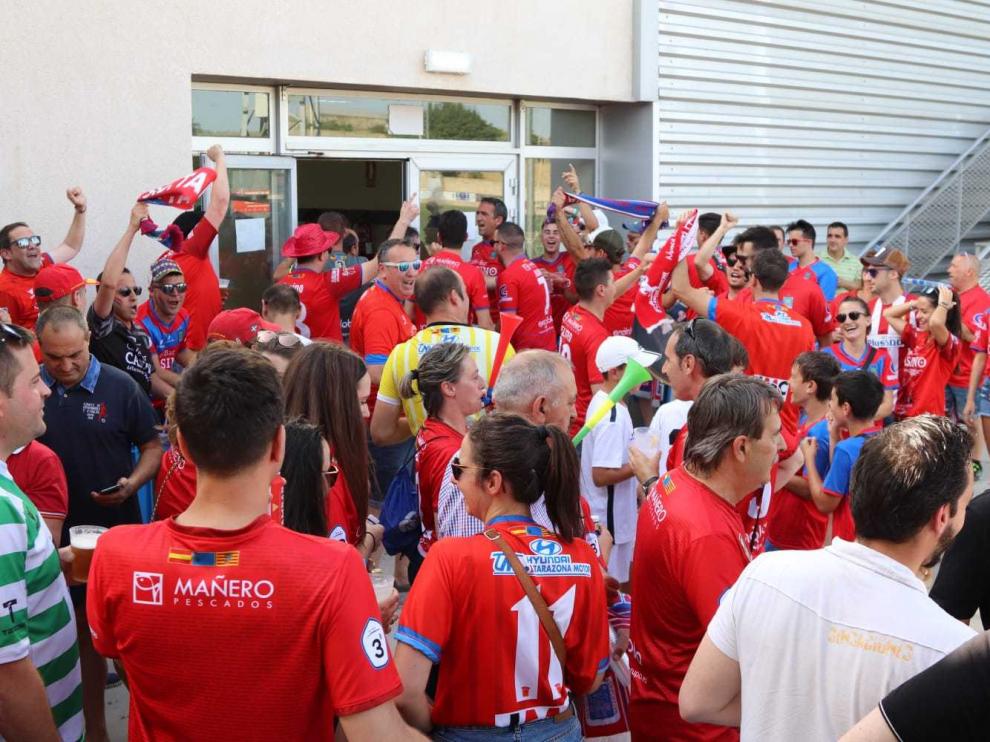 Ambientazo en la previa del SD Tarazona-Alavés B.