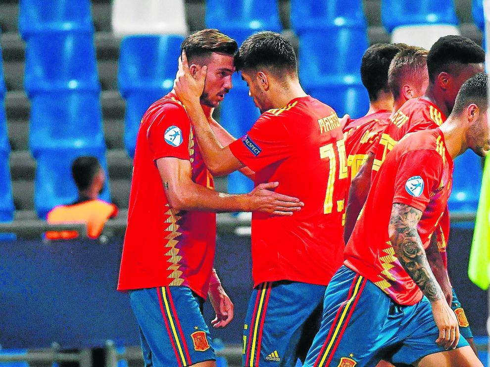 La selección española celebra uno de sus goles a Francia en semifinales.
