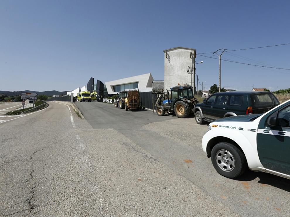 Dos personas han muerto y una tercera se encuentra en estado muy grave a consecuencia de un accidente laboral en Bodegas Paniza.