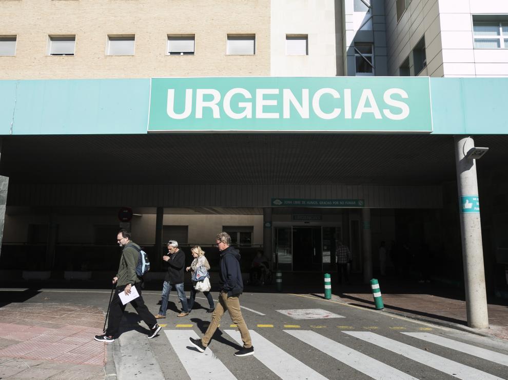 Entrada del servicio de urgencias del Hospital Miguel Servet de Zaragoza.