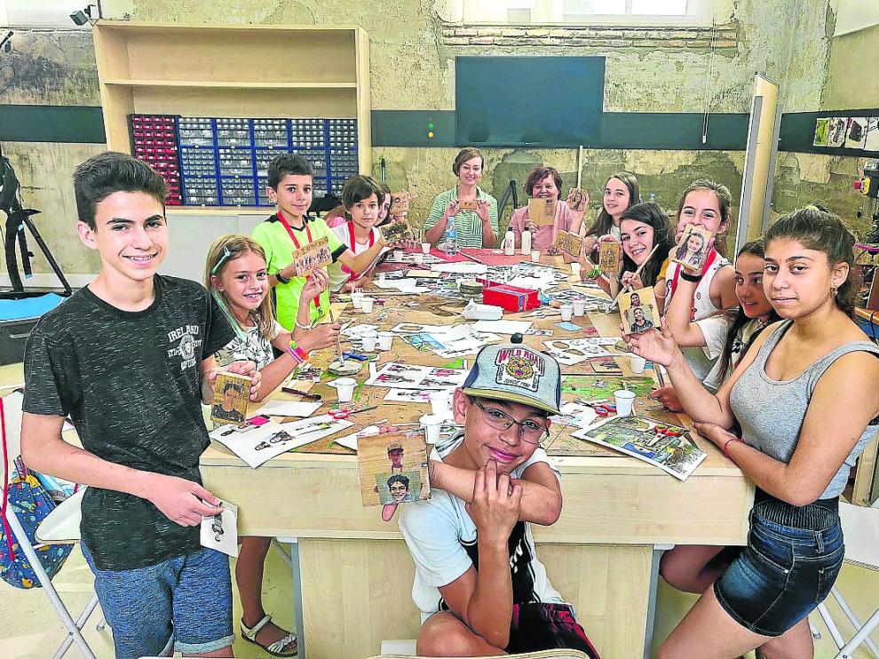 Los trece jóvenes mostraron el sus creaciones en uno de los talleres de Rabalart.
