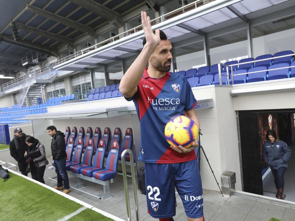 Enric Gallego, el día de la presentación como futbolista de la SD Huesca.