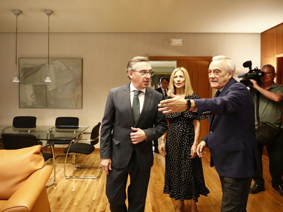 Luis María Beamonte, candidato del PP, con Javier Sada
