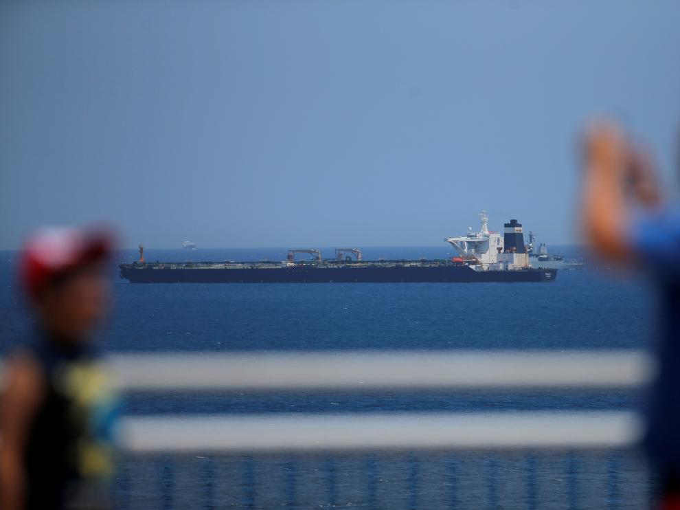 Una imagen del petrolero 'Grace 1' en aguas de Gibraltar.