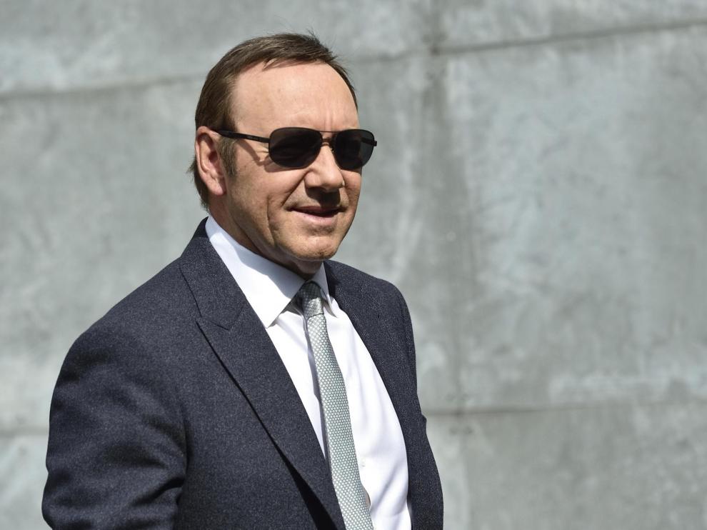 Milan (Italy).- (FILE) - US actor Kevin Spacey attends the Milan Fashion Week, in Milan, Italy, 21 June 2016 (reissued 05 July 2019). According to media reports, the man accusing Kevin Spacey of molesting him has dropped his civil case against the US actor on 05 July 2019. Spacey still is accused of sexual assault in a criminal case. The charges stem from an alleged incident in 2016, during which Spacey allegedly purchased alcohol for and then groped a then 18-year-old male at a restaurant in Nantucket, Massachusetts. (Moda, Italia, Estados Unidos) EFE/EPA/FLAVIO LO SCALZO *** Local Caption *** 54865111 Reports: Civil case against Kevin Spacey dropped by accuser