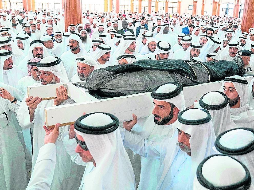 El diseñador Khalid Qasimi fue enterrado con honores de Estado en Sharjah