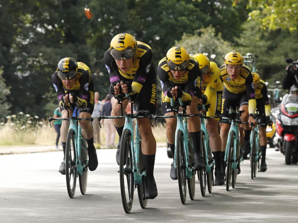 Los corredores del Jumbo, en la contrarreloj por equipos.