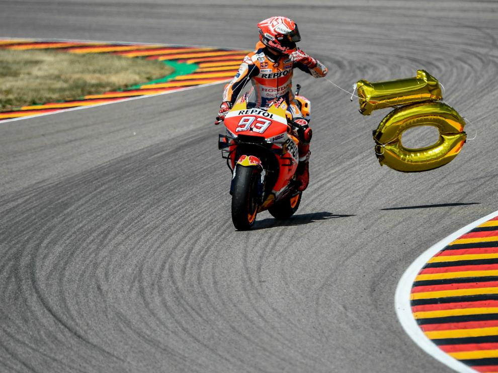 Marc Márquez celebra su décimo triunfo en el GP de Alemania.