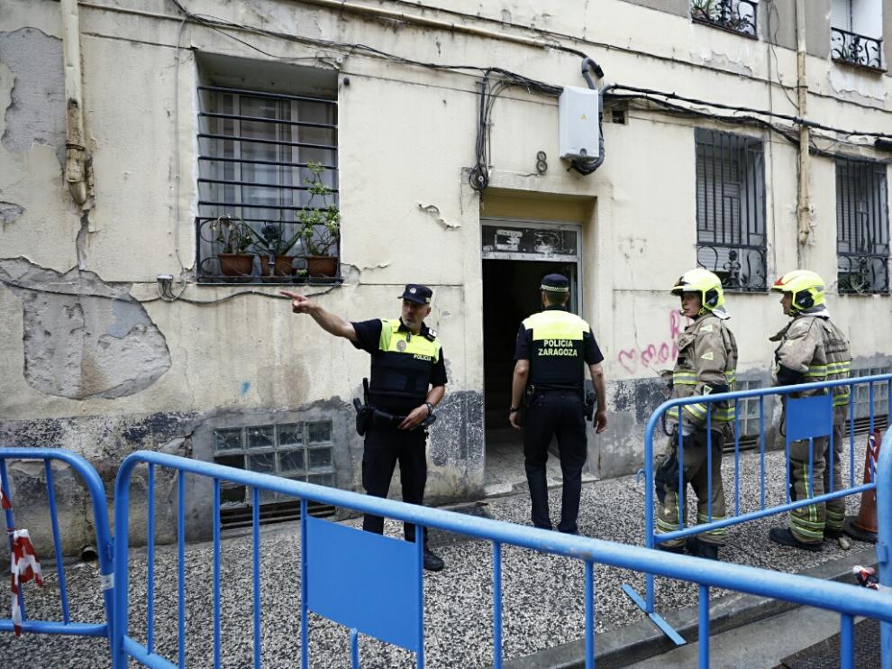 Derrumbe parcial de un edificio en el barrio de Jesús de Zaragoza.