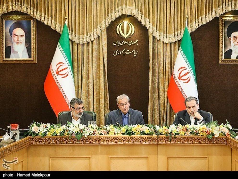 Abbas Araqchi, Behrouz Kamalvandi y Ali Rabiei
