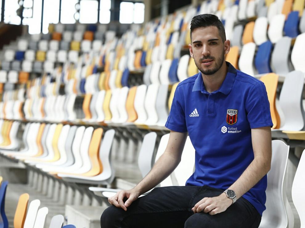 Adri Ortego, en su presentación como jugador del Fútbol Emotion.